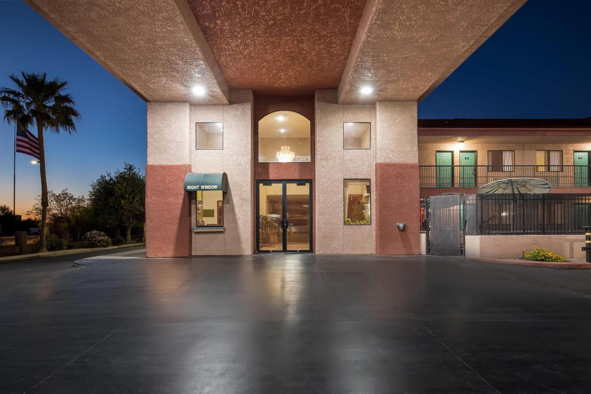 Drexel Heights Days Inn By Wyndham Tucson Airport מראה חיצוני תמונה