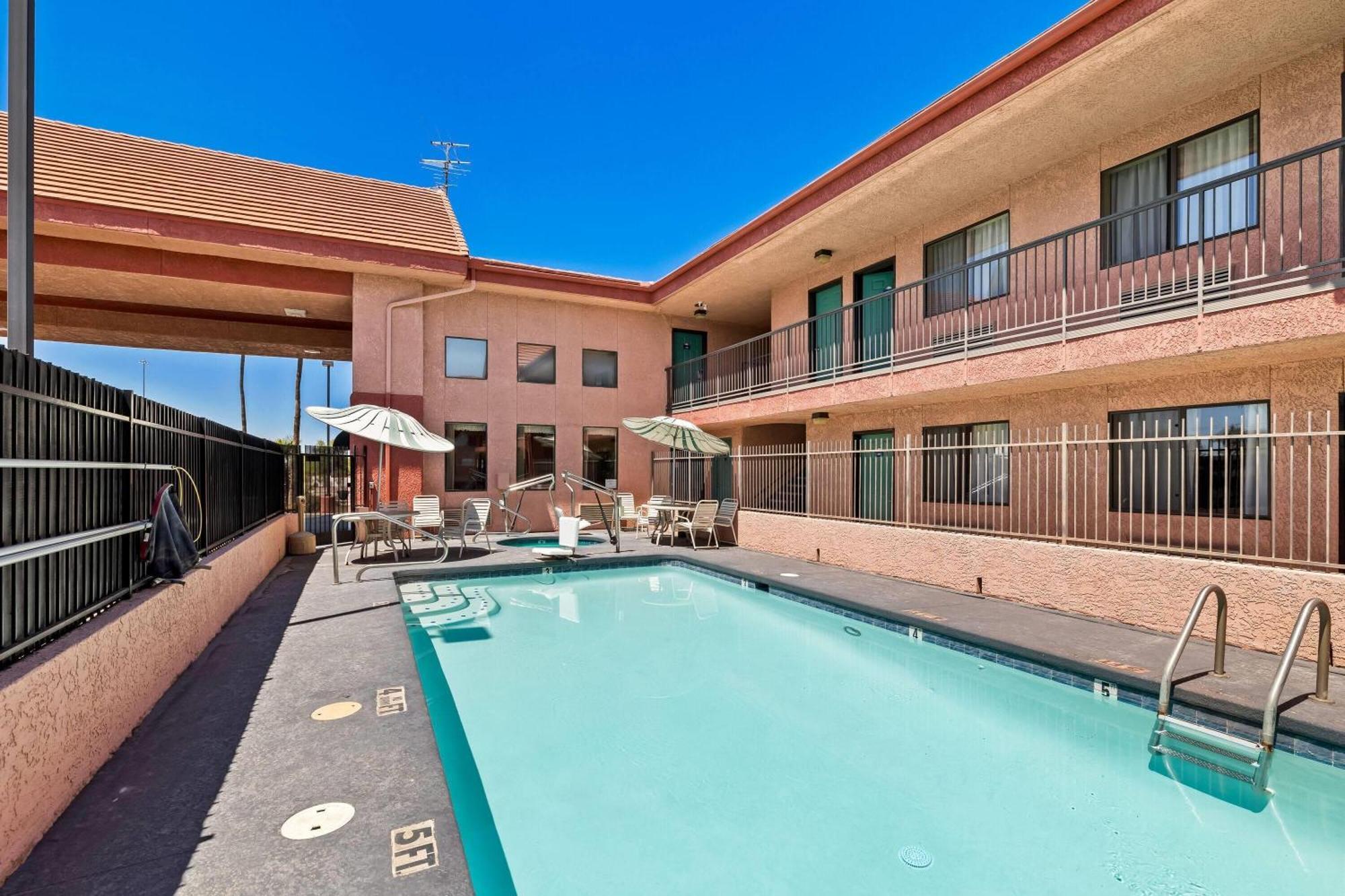 Drexel Heights Days Inn By Wyndham Tucson Airport מראה חיצוני תמונה