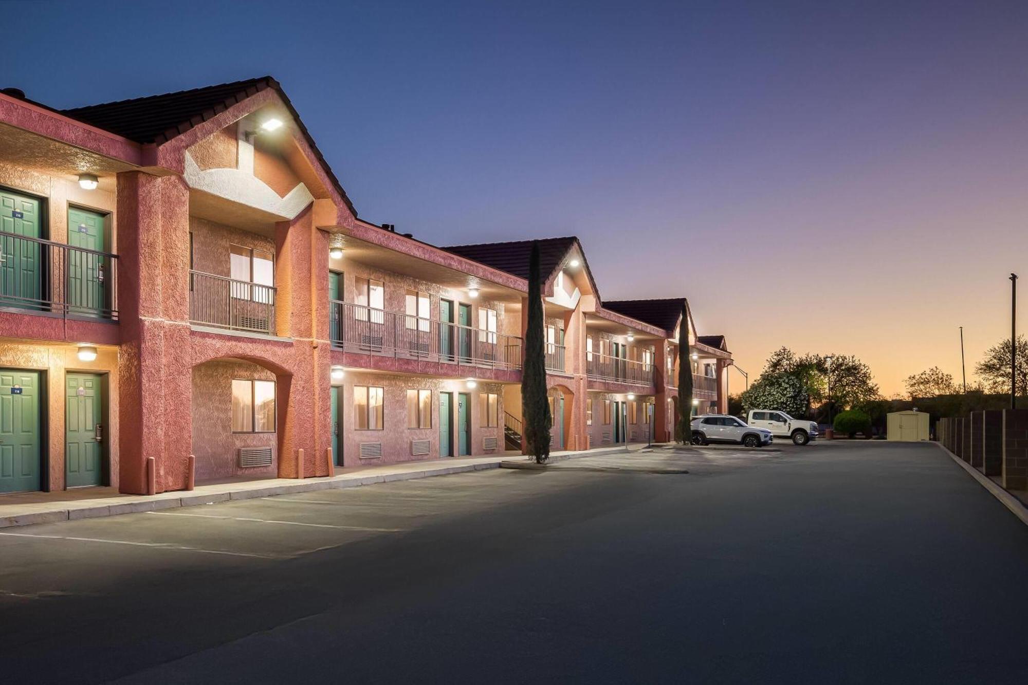 Drexel Heights Days Inn By Wyndham Tucson Airport מראה חיצוני תמונה